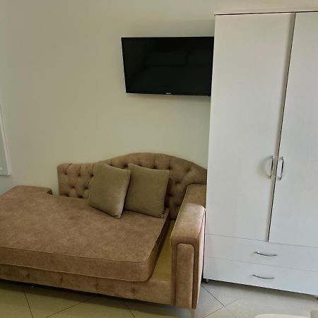 Seaside Rooms & Apartments Саранда Екстер'єр фото